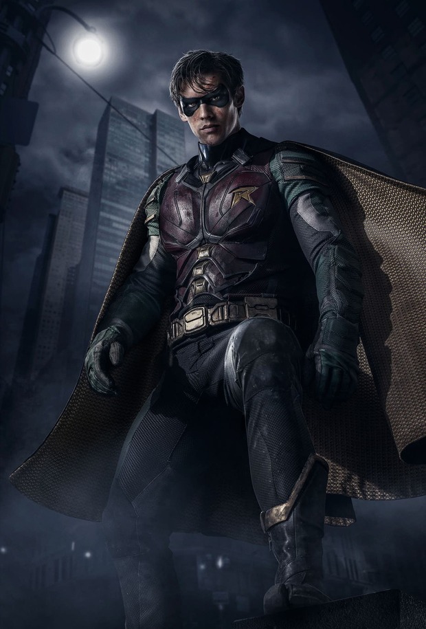 Nuevas imágenes del Dick Grayson de TITANES y sinopsis de las nuevas series de DC UNIVERSE