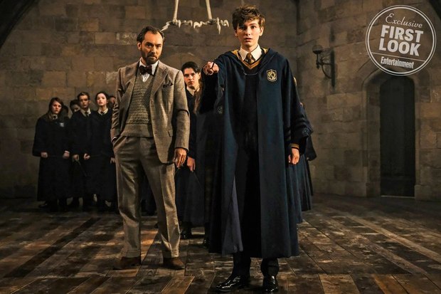 Nueva imagen de Animales Fantásticos: Los Crímenes de Grindelwald, con Dumbledore y el joven Newt