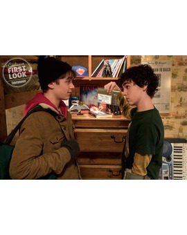 Primera imagen de  Asher Angel como Billy Batson en SHAZAM! con referencias al DCEU