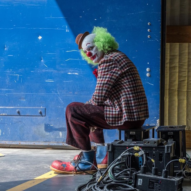 Todd Phillips cuelga nueva imagen del JOKER, y otras imágenes del set con la misma apariencia