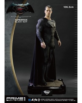 Superman traje negro de Prime1Studios