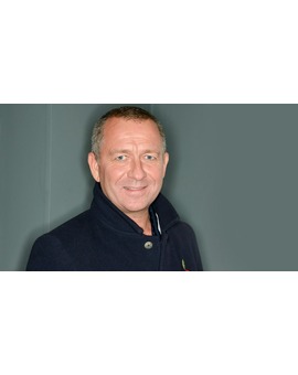 Sean Pertwee es Alfred en la serie "Gotham" ( más otras incorporaciones) 