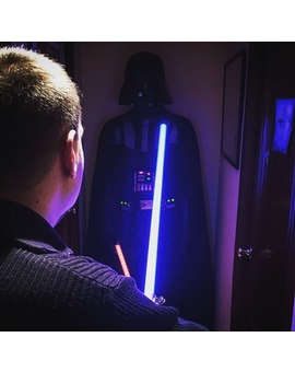 LA FUERZA ESTA CONTIGO, JOVEN SKYWALKER. PERO TODAVIA NO ERES UN JEDI.