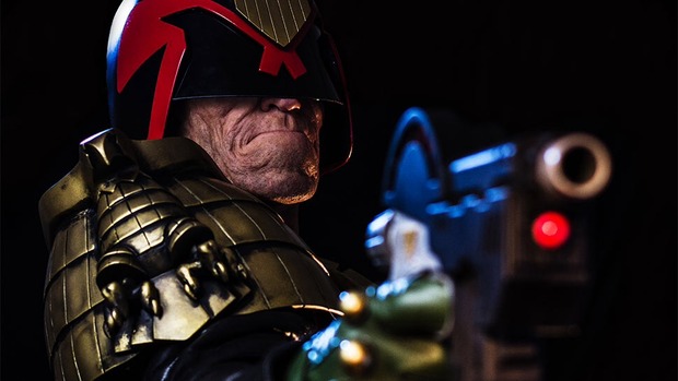 Así se hace realidad el JUEZ DREDD. (Video)
