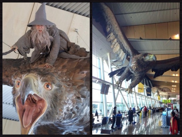 GANDALF, GWAIHIR y las demás ÁGUILAS vuelan en el aeropuerto de Wellington. Montaje de WETA WORKSHOP.