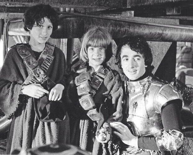 ANTHONY DANIELS con un par de JAWAS, Uchiniiiii. STAR WARS IV