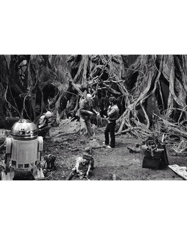 GEORGE LUCAS, IRVIN KERSHNER, FRANK OZ, YODA y R2D2 en el set. STAR WARS V.