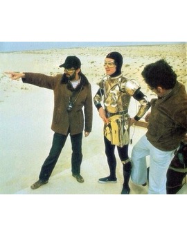 GEORGE LUCAS dando indicaciones a ANTHONY DANIELS. STAR WARS IV