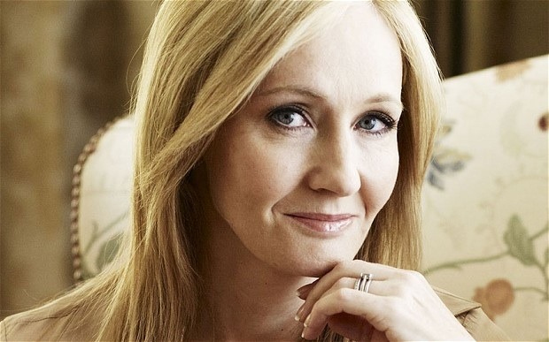J.K.ROWLING prepara una obra de teatro basada en los primeros años de HARRY POTTER. ¿Quién la haría por aquí?¿Habrá adaptación cinematográfica?