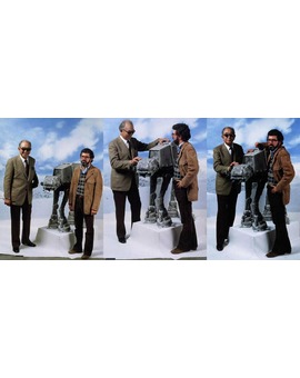 AKIRA KUROSAWA, GEORGE LUCAS y un AT-AT. En el rodaje de STAR WARS V