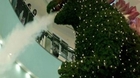 Pedazo-de-arbol-de-navidad-en-tokio-de-godzila-c_s