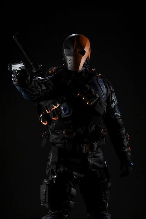 DEATSTROKE primer vistazo a su traje en arrow