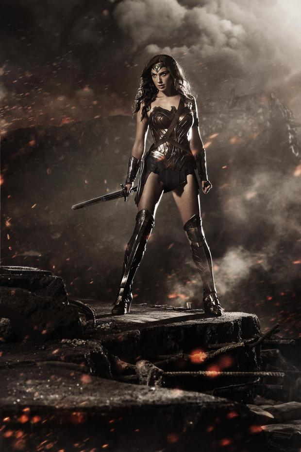 BVS : Aqui teneis a Wonder Woman , la mujer maravilla