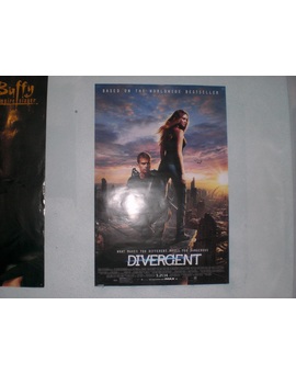 Recibido de Amazon ES, póster Divergent! 